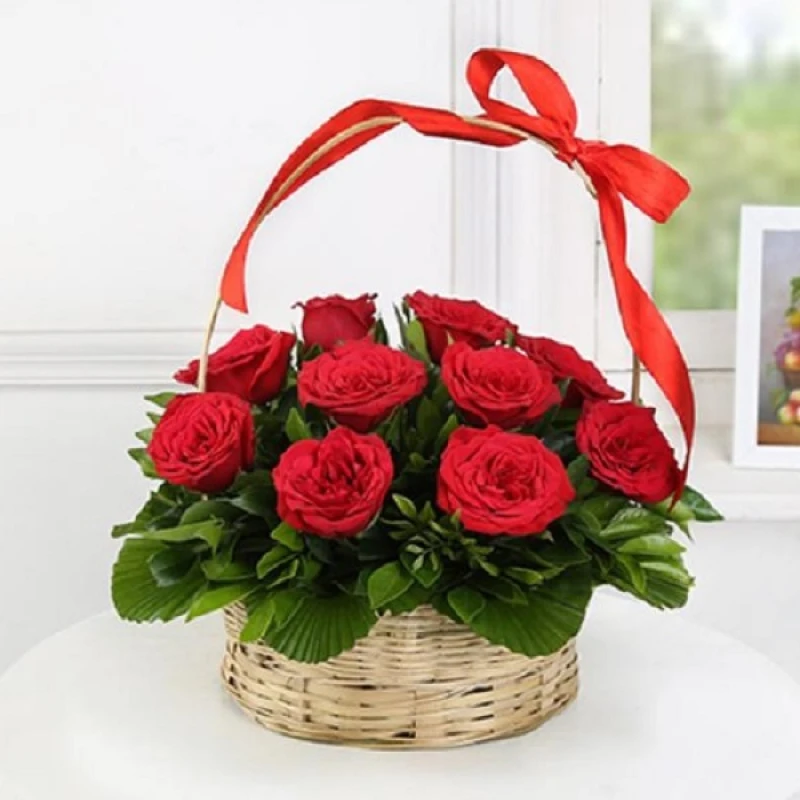 10 Red Rose in Basket