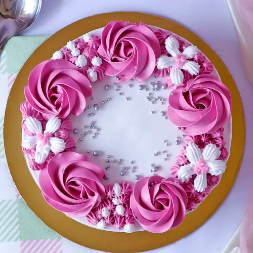500 Gm Delicious Chocolate Cake with Premium Frosting